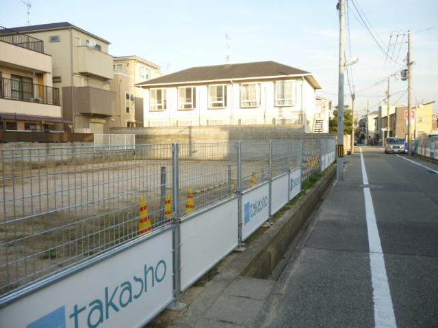 Local photos, including front road. Local (March 2013) Shooting