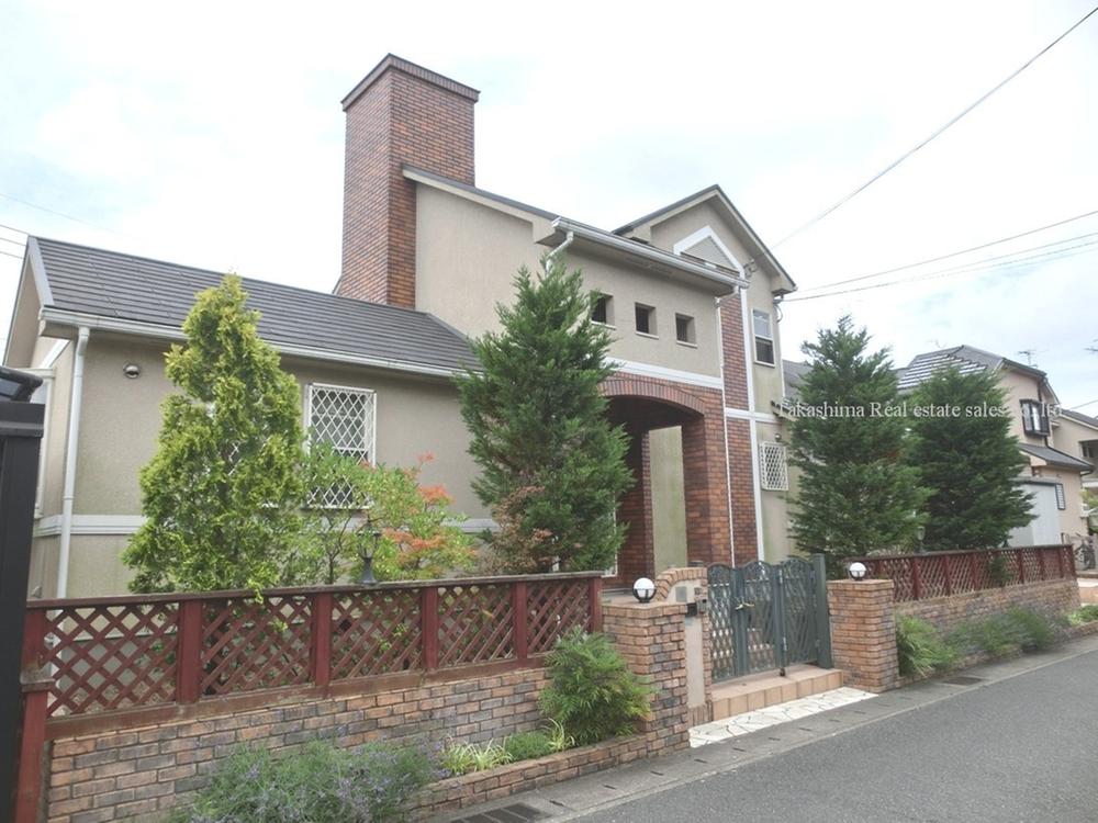 Local appearance photo. Appearance frontage, which was imposing Yes 23m.