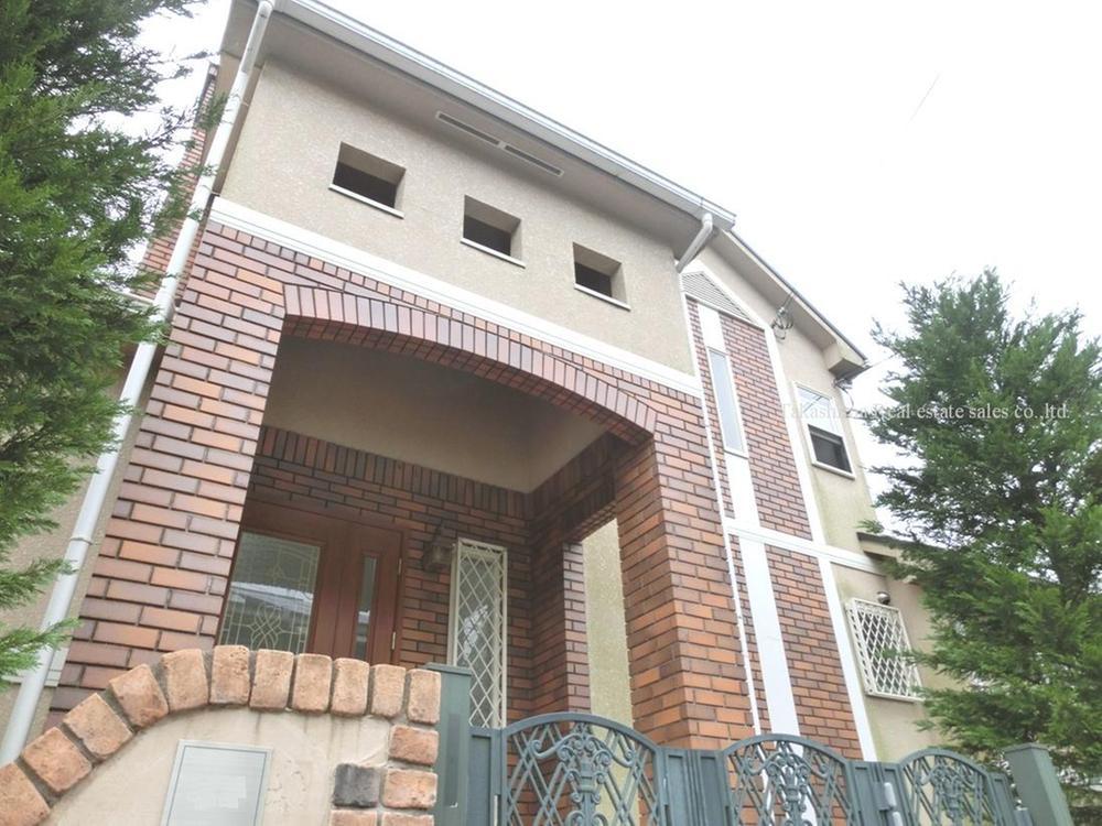 Local appearance photo. 2004 architecture, Land 90 square meters, Is one mansion of the north-south road on both sides.