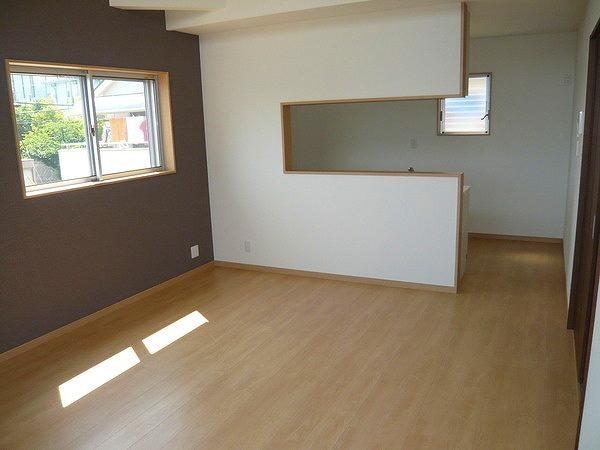 Living. Gas hot water floor heating in the LD "nook"