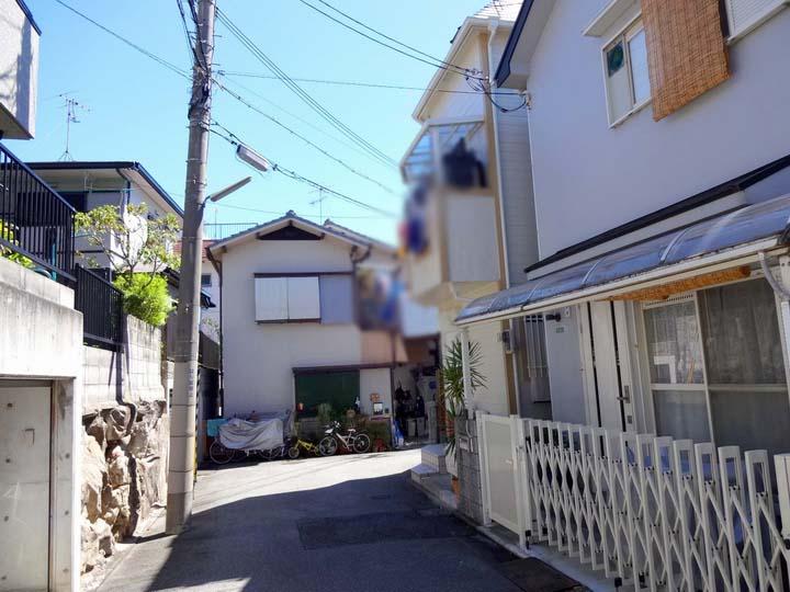 Local photos, including front road. Local (September 2013) Shooting It is a quiet residential area