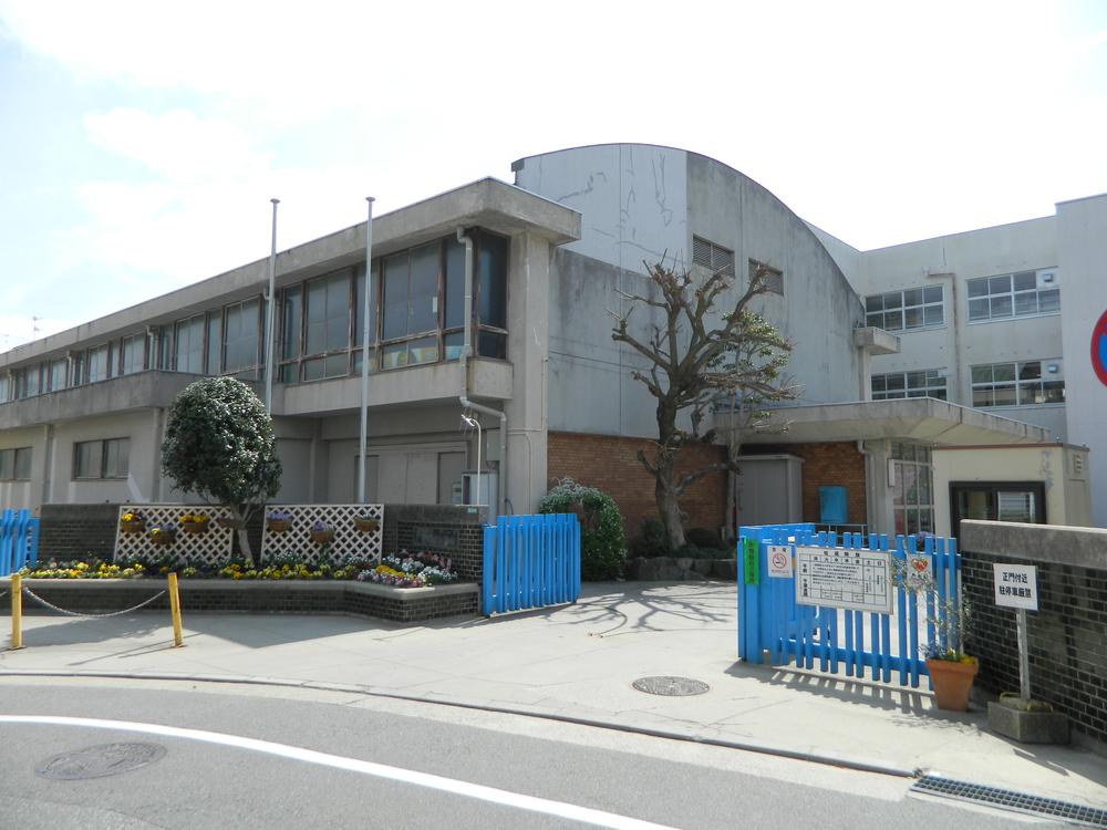 Primary school. 800m to Nishinomiya Municipal KinoeYoen Elementary School