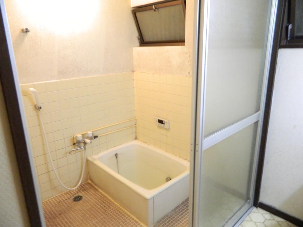 Bathroom. Indoor (June 2013) Shooting