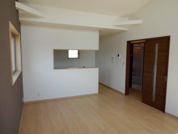 Living. Indoor (September 2013) Shooting Counter kitchen is momentum conversation with family.