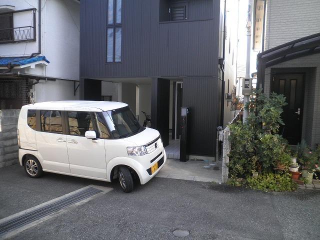 Parking lot. High roof PARKING