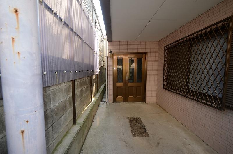 Local appearance photo. Local (11 May 2013) Shooting