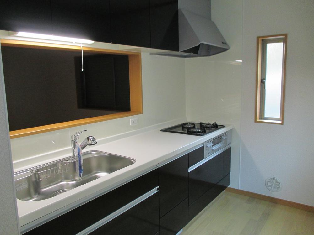 Kitchen. Spacious easy-to-use system Kitchen