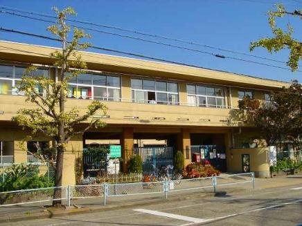 Primary school. Spring breeze 600m up to elementary school