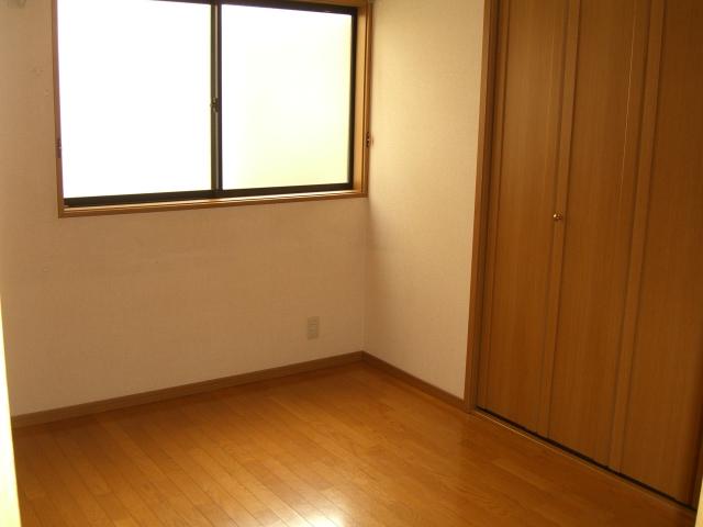 Non-living room. Indoor (11 May 2013) Shooting