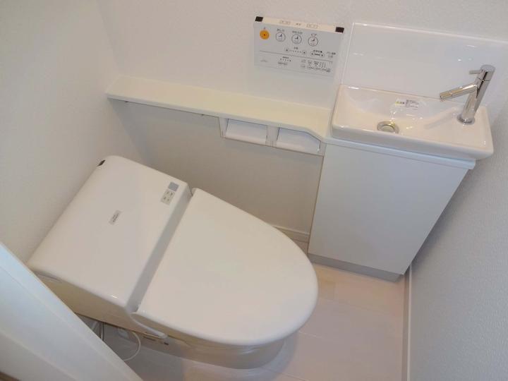 Toilet. Restroom space also is a toilet of spread! Since the bidet is also standard equipment, Hygiene is also safe