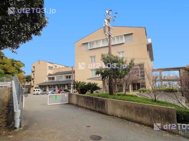 Junior high school. 1600m to Nishinomiya City on KeHara junior high school
