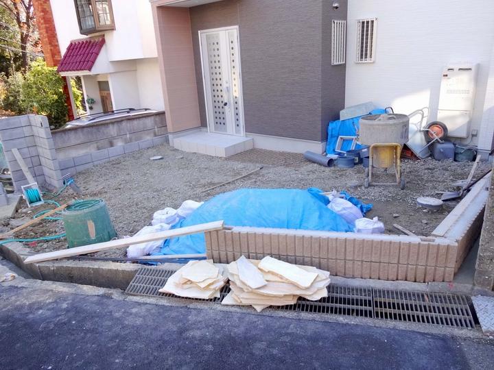 Local appearance photo. Local (12 May 2013) Shooting