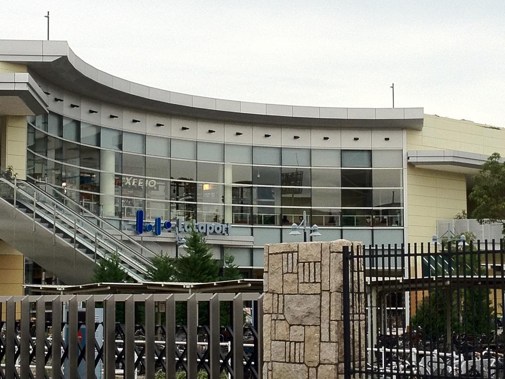 Other. (Shopping center) LaLaport Koshien An 8-minute walk from the