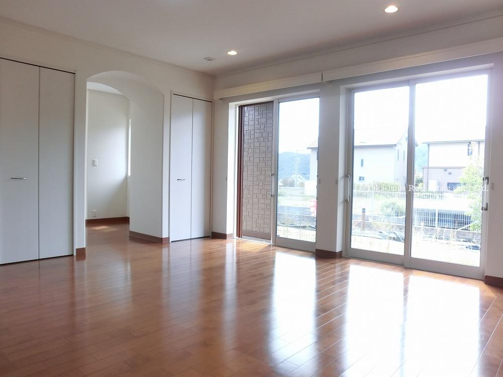 Living. It is living the light is plugged.