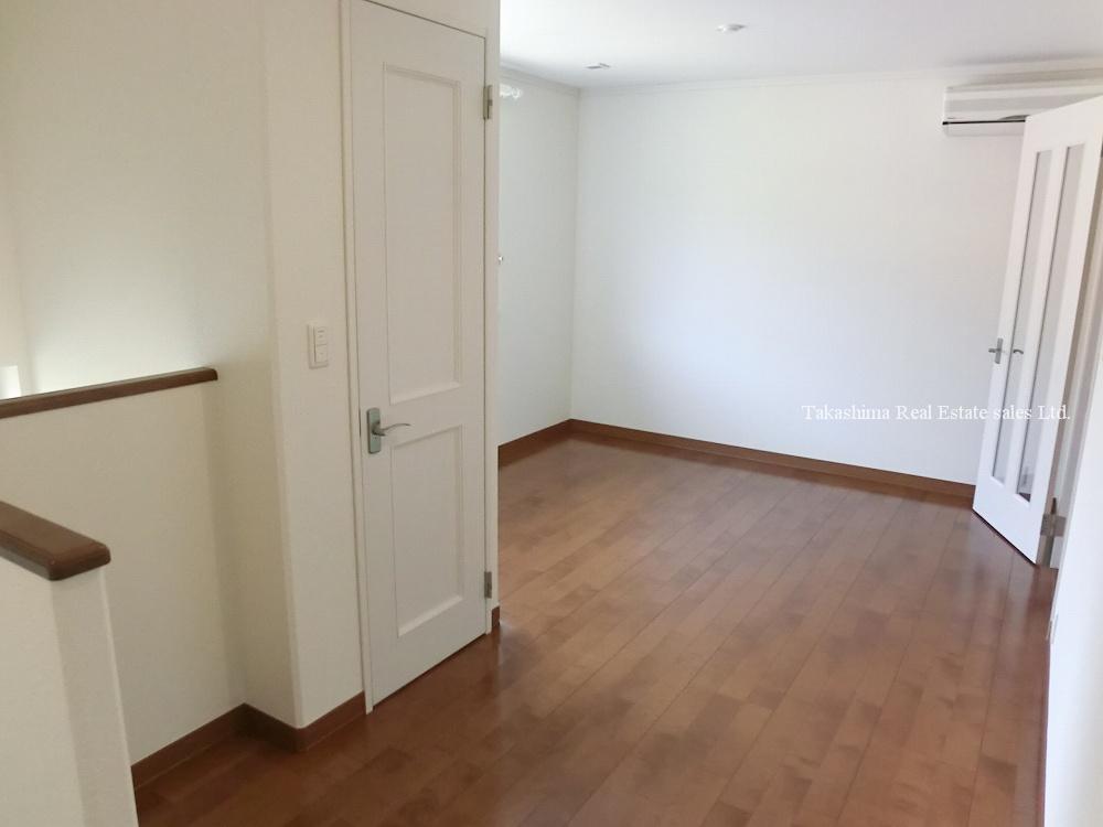 Non-living room. Second floor free space will be between bulkhead. If the 6 quires Western-style.