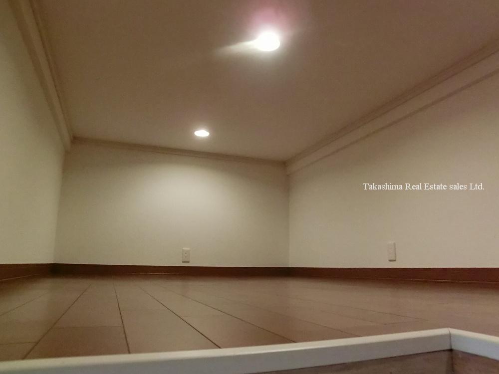 Receipt. Roof song storage is located about 6.5 Pledge.