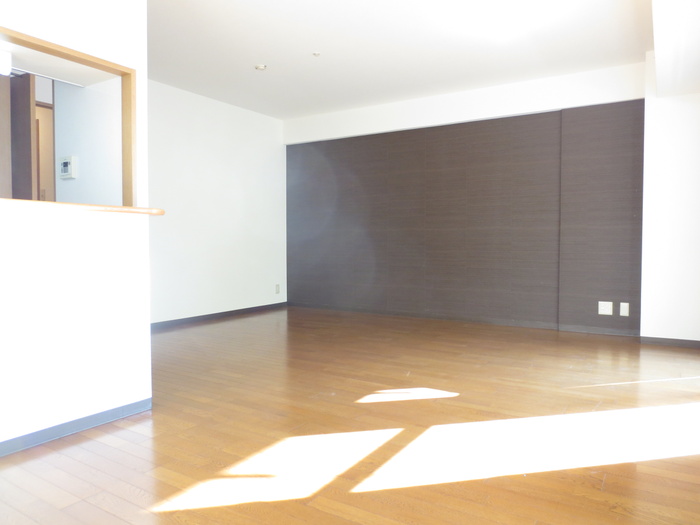 Living and room. You can have small children, It is easy-to-use in Western-style room ☆