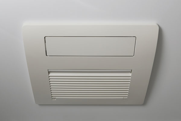 Bathing-wash room.  [Bathroom ventilation drying heater] Drying ・ heating ・ In addition to the cool breeze function, 24 hours low air flow ventilation function with the bathroom ventilation drying heater. It will also come in handy drying of laundry on a rainy day (the same specification)
