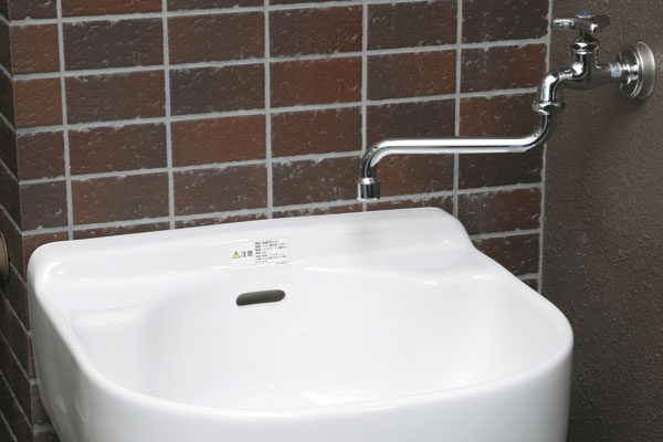 balcony ・ terrace ・ Private garden.  [Slop sink] Set up a convenient slop sink is on the balcony. It comes in handy at the time of gardening watering and cleaning of the balcony (same specifications)