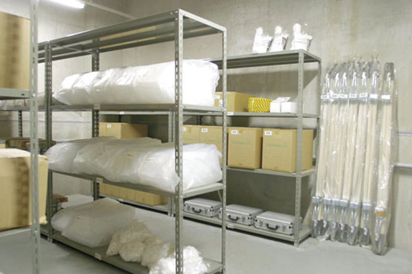 earthquake ・ Disaster-prevention measures.  [Disaster prevention stockpile warehouse] As with the emergency, Prepare a disaster stockpile warehouse in common areas. Collapsible water plastic tanks etc. are provided (same specifications)