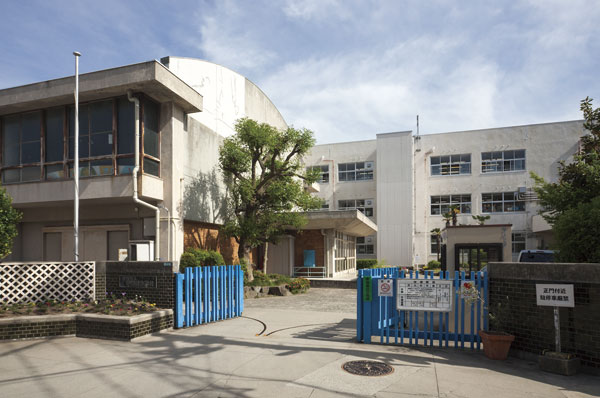 Surrounding environment. Nishinomiya Municipal KinoeYoen elementary school (a 5-minute walk ・ About 380m)