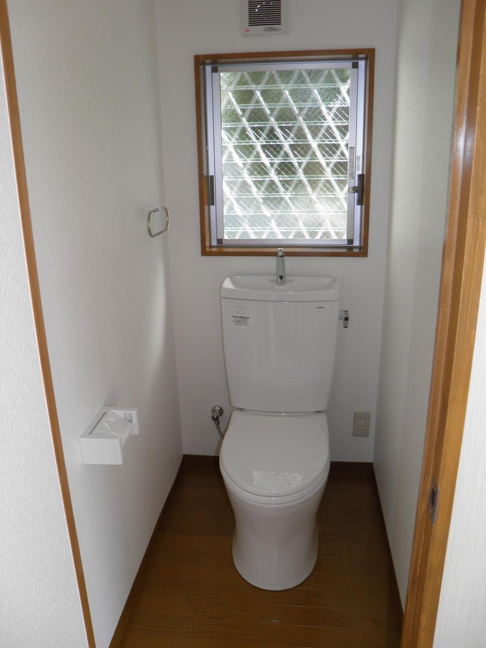 Toilet. Indoor (10 May 2013) Shooting