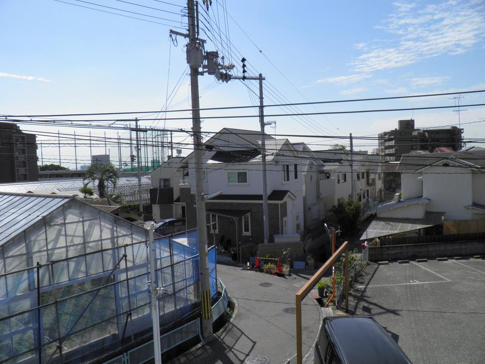 View photos from the dwelling unit. View from the site (October 2013) Shooting