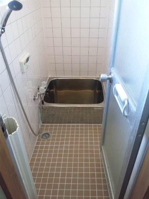 Bathroom. Indoor (10 May 2013) Shooting