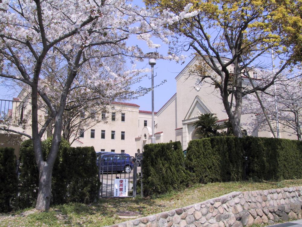 high school ・ College. Private Kwansei Gakuin 770m to high school