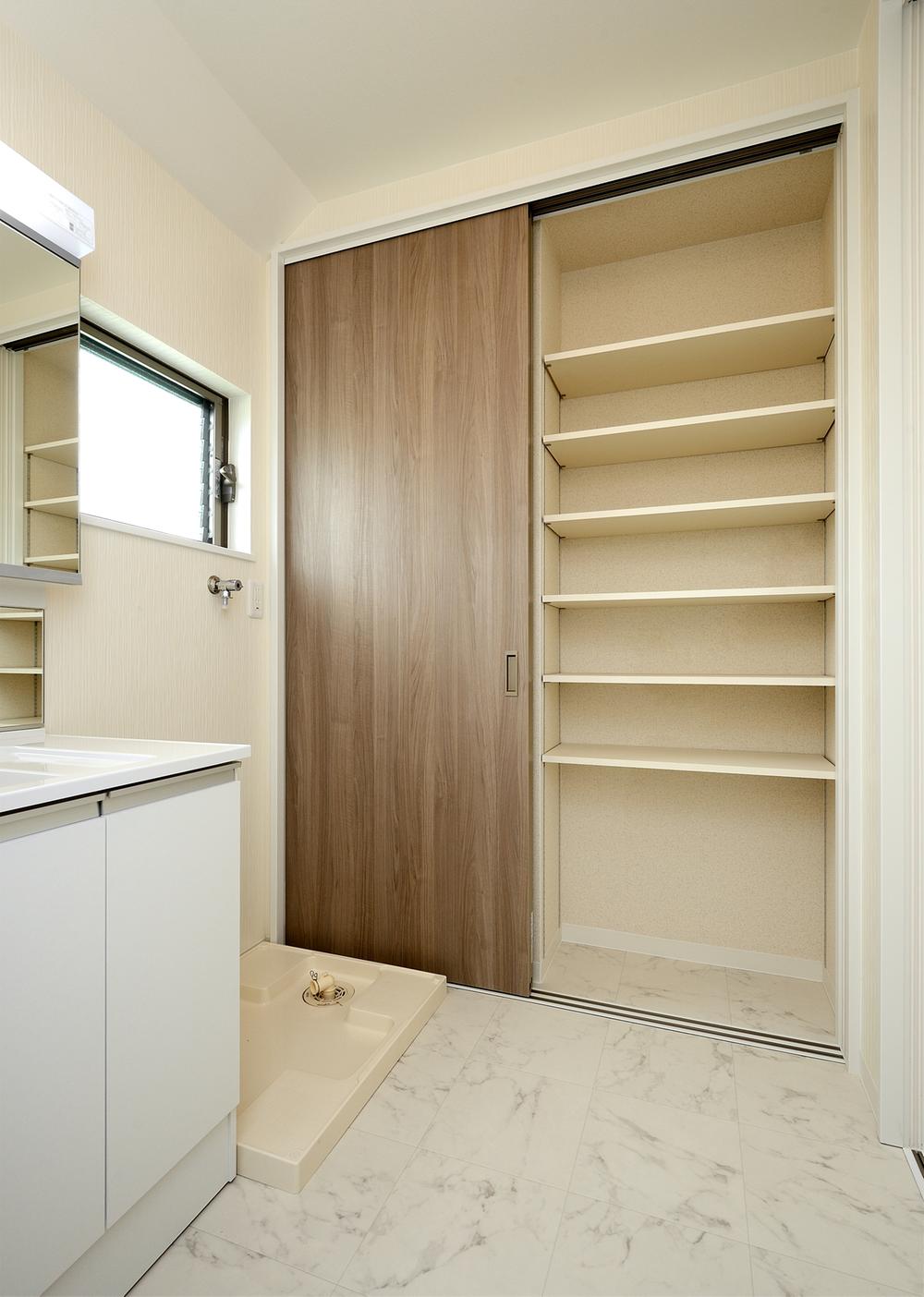 Wash basin, toilet. With a basin next to housing