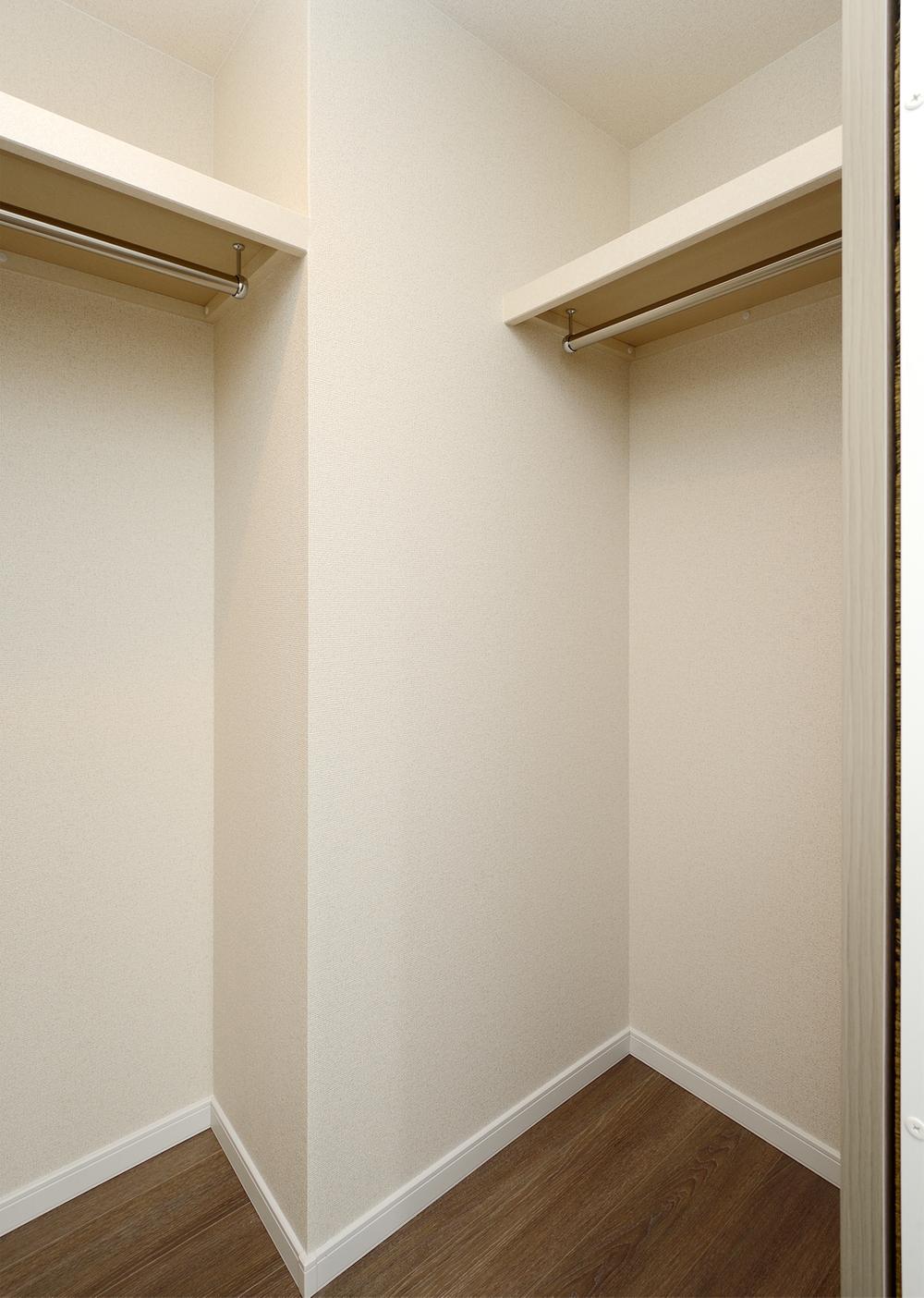 Receipt. Walk-in closet