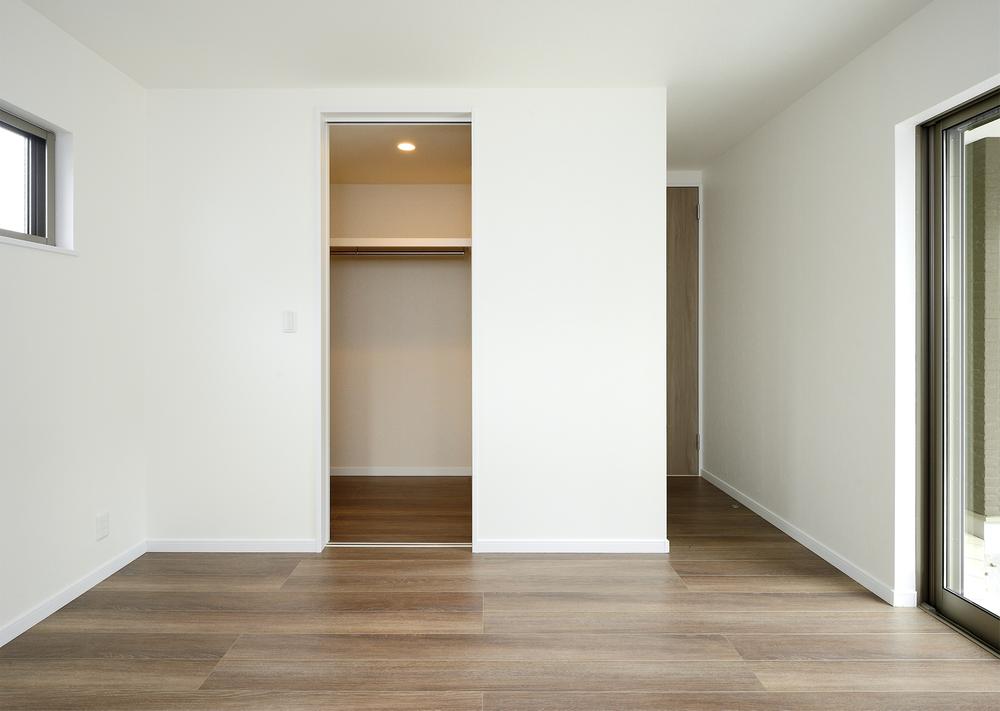 Non-living room. WCL with Master Bedroom