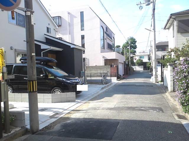 Local photos, including front road. Local (11 May 2013) Shooting