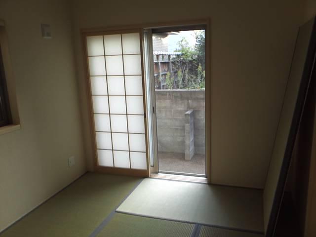 Non-living room. 1F Japanese-style room
