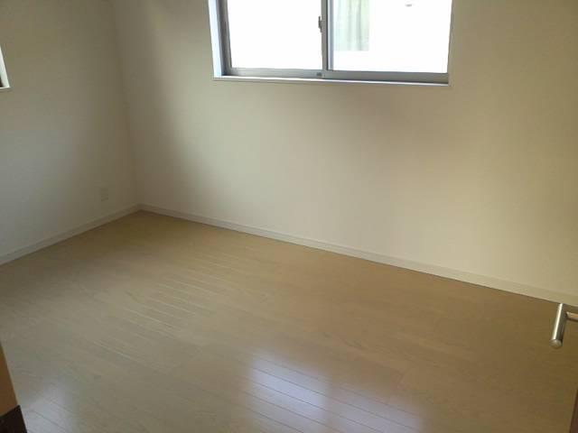 Non-living room. 2F north Western-style