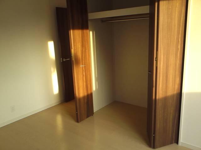 Non-living room. Indoor (11 May 2013) Shooting