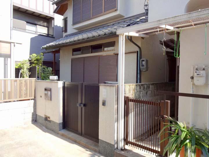 Local photos, including front road. It is a quiet residential area!