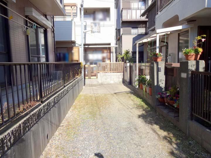 Local photos, including front road. Local (12 May 2013) Shooting