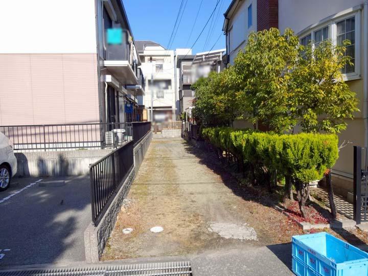 Local photos, including front road. Local (12 May 2013) Shooting