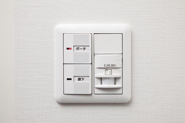 Interior.  [Entrance auto light sensor] Automatically lighting sensors to sense the people ・ Convenient auto light sensor that performs off. During the night of returning home even greets bright (same specifications)