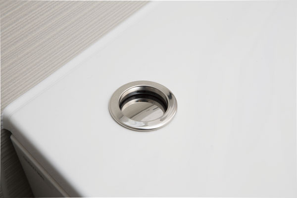 Bathing-wash room.  [Pop-up drain plug] Simply press the installation has been button at the top of the tub, You can drain the remaining water (same specifications)