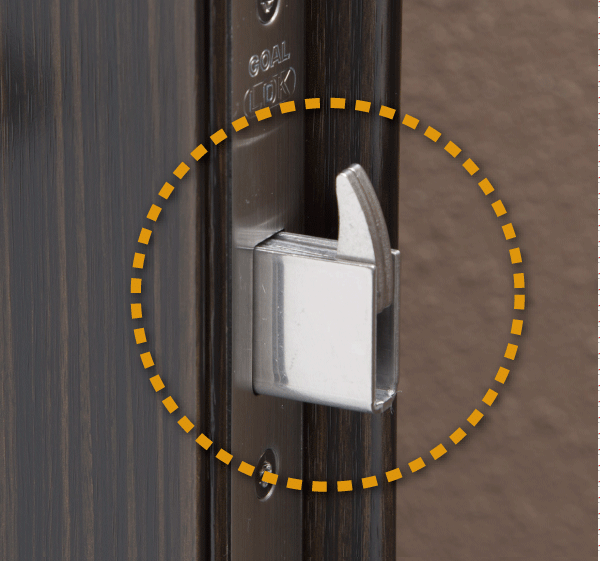 Security.  [Sickle-type dead bolt lock] Strengthen against prying caused by bar, Sturdy sickle-type dead bolt lock is equipped with (same specifications)
