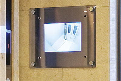 Security.  [Security cameras monitor] On the first floor elevator hall, "Color Monitor" have been installed to project the elevator inside in real time. The other you can see the inside of the situation before you get on the elevator, Since also increase the effect of suppressing the crime, You can use with confidence (same specifications)