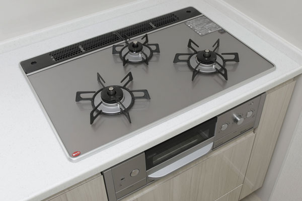 Kitchen.  [Safety stove with glass top temperature control function] Care easy, Operability ・ Adopt a superior glass top in design. In addition to the sensor to the burner part (except grill portion) is marked with "Si sensor" that automatically extinguish senses the scorching of the pot at an early stage, "Tempura oil overheating prevention" ・ "I go out safety device" ・ Peace of mind, such as "forgetting to turn off fire function" ・ Safety function is also equipped with, To prevent in advance the fire during cooking (the specification)