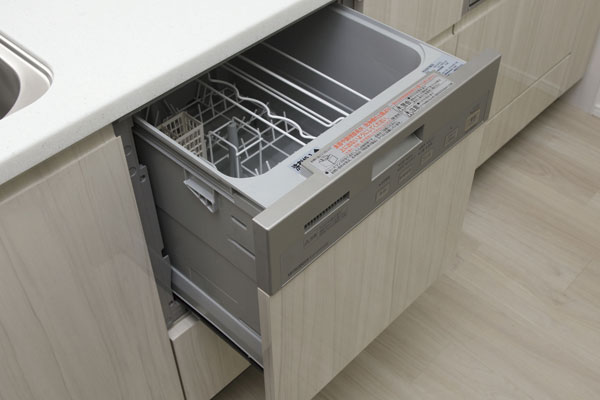 Kitchen.  [Dishwasher] And out of the dish is easy to dishwasher has been standard equipment in the kitchen with a pull-out. It supports the clean up of the post-prandial (same specifications)