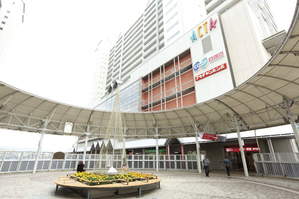 Surrounding environment. Actor Nishinomiya (13 mins ・ About 990m)