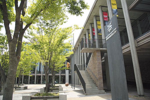 Surrounding environment. Hyogo Performing Arts Center (5-minute walk ・ About 350m)