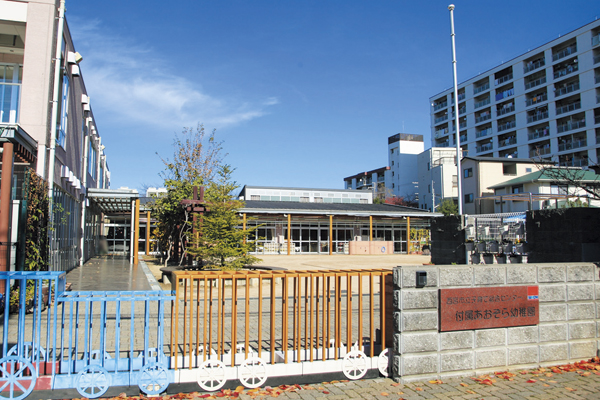 Surrounding environment. Municipal kindergarten Parenting Research Center comes with blue sky kindergarten (a 10-minute walk ・ About 760m)