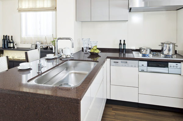 Kitchen.  [kitchen] High-performance kitchen good command efficiently happily cooking. Want also sticking to cookware and tableware, It is designed system kitchen from the perspective of people who use ( ※ )