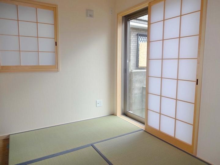 Non-living room. There is also Japanese-style room! living ・ It has become a dining and Tsuzukiai.